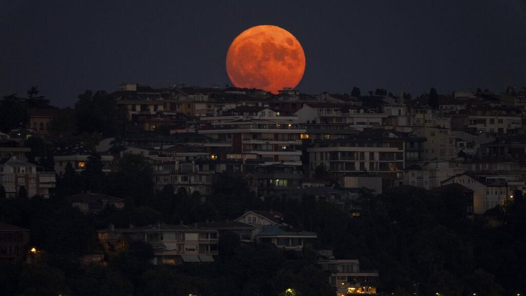 FOTO: Puncak Fenomena Super Moon di Belahan Dunia